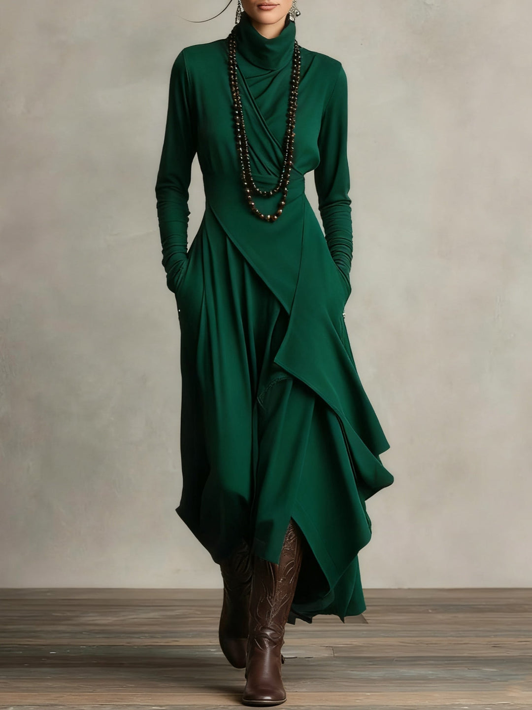 Solmira | Vestido Largo Plisado Asimétrico Con Cuello Alto