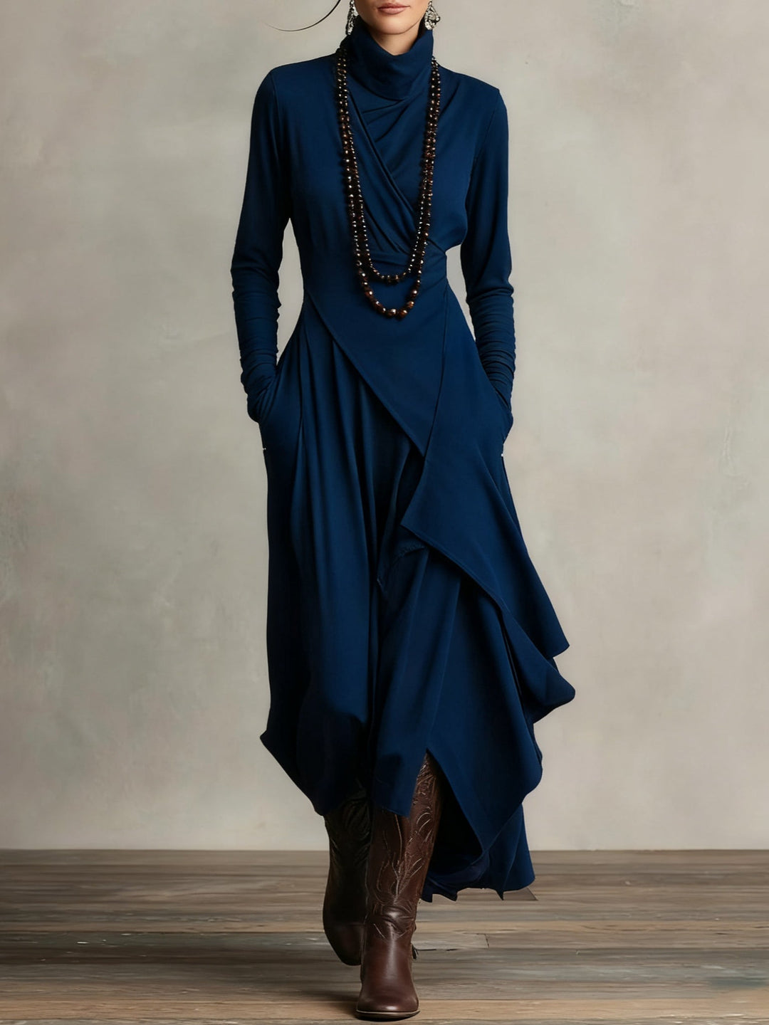 Solmira | Vestido Largo Plisado Asimétrico Con Cuello Alto